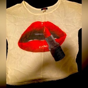 Loose rayon top with lipstick